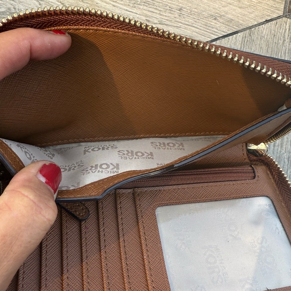 EUC Michael Kors Pebbled Leather Wristlet Wallet in Brown-Zero Call Outs! - Picture 5 of 8